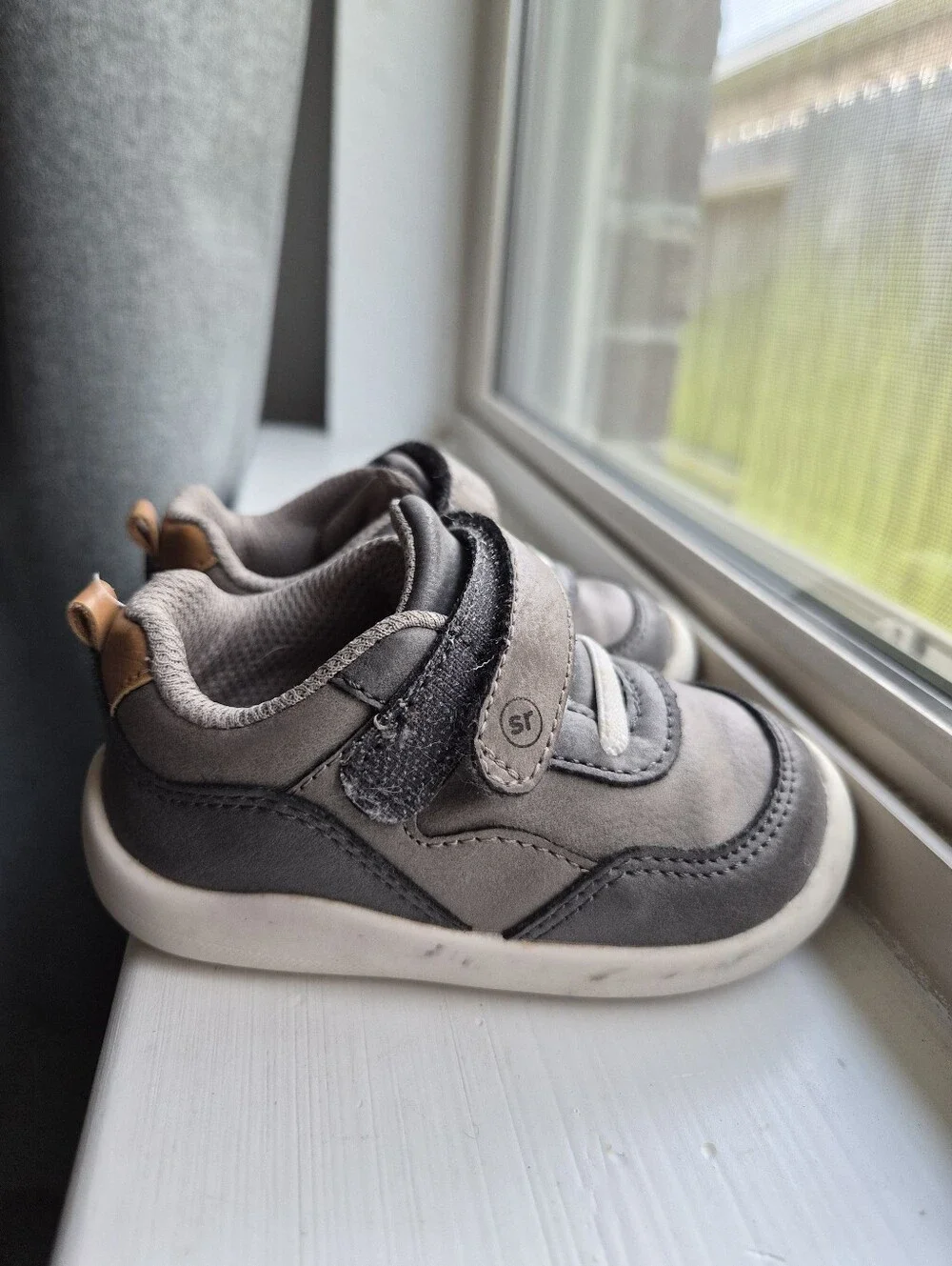 Stride Rite Gray Walking Shoes